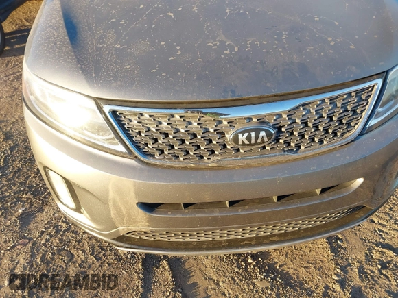2014 Kia Sorento SX with VIN 5XYKW4A75EG457768, listed as a IAAI auction lot 41388412 with 129,691 mi miles. Bid and sale history available at carsss.com. Image 6.
