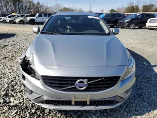 2018 Volvo V60 Dynamic with VIN YV140MEL4J2390449, listed as a Copart auction lot 46272124 with 124,513 mi miles. Bid and sale history available at carsss.com. Image 5.