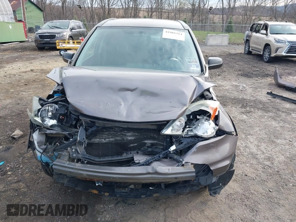 2011 Honda CR-V SE with VIN 5J6RE4H48BL042063, listed as a IAAI auction lot 41985314 with 138,097 mi miles. Bid and sale history available at carsss.com. Image 6.