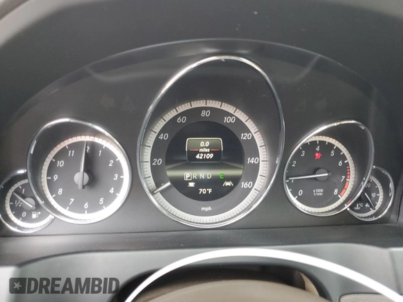 2013 Mercedes-Benz E 350 z VIN WDDKJ5KB5DF197712, wystawiony jako Copart lot #60521005 z przebiegiem 42 109 mil mil oraz Szkoda całkowita • Salvage title. Historia ofert i sprzedaży dostępna na DreamBid. Obrazek 9.