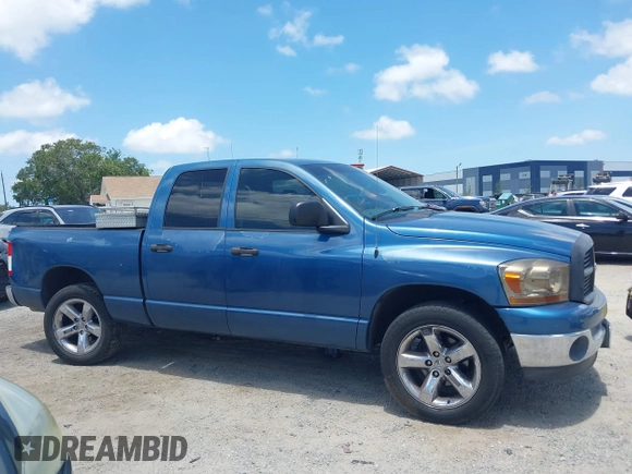 2006 Dodge 1500 SLT z VIN 1D7HA18226S627992, wystawiony jako IAAI lot #42300626 z przebiegiem 201 822 mil mil oraz . Historia ofert i sprzedaży dostępna na DreamBid. Obrazek 13.