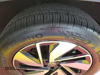 2024 Volkswagen Atlas SE z VIN 1V2HR2CA7RC575005, wystawiony jako IAAI lot #42843918 z przebiegiem 14 322 mil mil oraz . Historia ofert i sprzedaży dostępna na DreamBid. Obrazek 11.