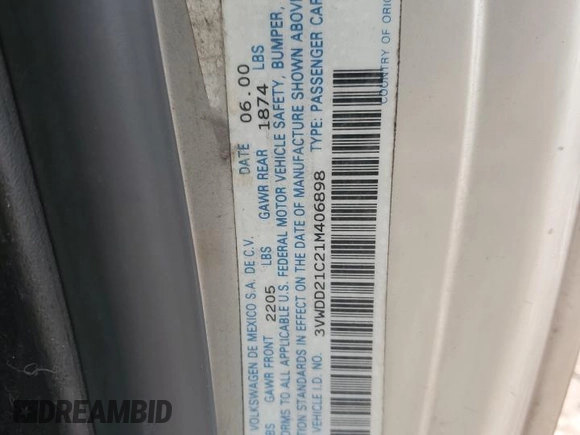 2001 Volkswagen Beetle GLX with VIN 3VWDD21C21M406898, listed as a Copart auction lot 55597675 with 104,597 mi miles and Salvage Title. Bid and sale history available at DreamBid. Image 12.