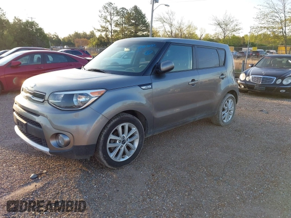 2018 Kia Soul + with VIN KNDJP3A55J7535782, listed as a IAAI auction lot 41807092 with 104,240 mi miles. Bid and sale history available at carsss.com. Image 17.