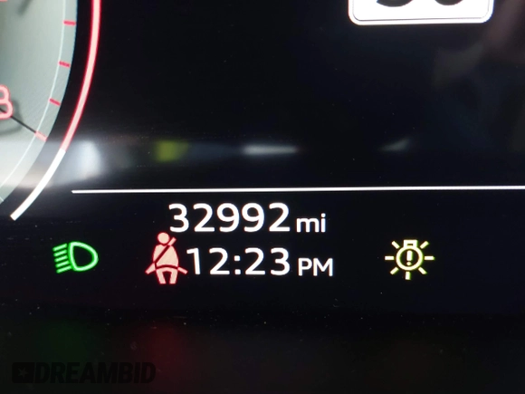 2021 Audi Q8 Prestige z VIN WA1FVAF18MD025027, wystawiony jako IAAI lot #41967700 z przebiegiem 32 992 mil mil oraz . Historia ofert i sprzedaży dostępna na DreamBid. Obrazek 16.