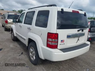 2010 Jeep Liberty Sport z VIN 1J4PN2GKXAW113367, wystawiony jako IAAI lot #42743577 z przebiegiem 118 063 mil mil oraz . Historia ofert i sprzedaży dostępna na DreamBid. Obrazek 3.