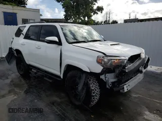 2024 Toyota 4Runner TRD Off Road with VIN JTERU5JR2R6291595, listed as a Copart auction lot 84260494 with 3,393 mi miles and Clean title. Bid and sale history available at DreamBid. Image 4.