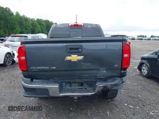 2017 Chevrolet Colorado 2WD LT z VIN 1GCGSCEN1H1227072, wystawiony jako IAAI lot #42247224 z przebiegiem 79 541 mil mil oraz . Historia ofert i sprzedaży dostępna na DreamBid. Obrazek 16.