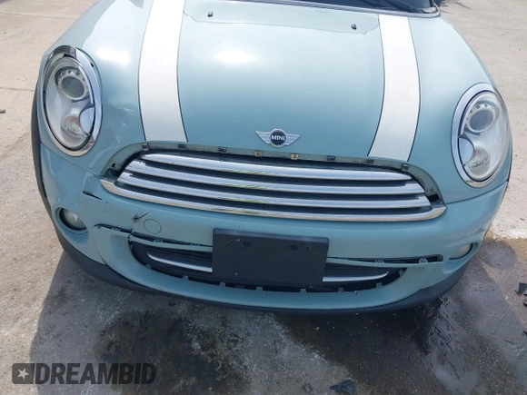 2013 MINI Hardtop with VIN WMWSU3C51DT372387, listed as a IAAI auction lot 42514124 with 100,560 mi miles and . Bid and sale history available at DreamBid. Image 6.