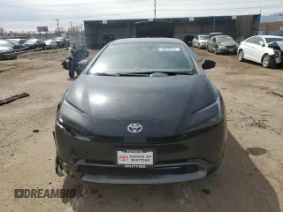 2023 Toyota Prius LE z VIN JTDACAAU4P3007061, wystawiony jako Copart lot #48859845 z przebiegiem 23 680 mil mil oraz Szkoda całkowita • Salvage title. Historia ofert i sprzedaży dostępna na DreamBid. Obrazek 5.