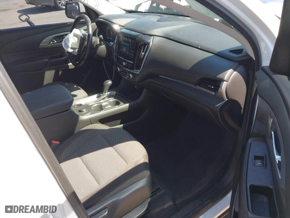 2018 Chevrolet Traverse LT Cloth with VIN 1GNERGKW5JJ236555, listed as a IAAI auction lot 41986598 with 106,740 mi miles. Bid and sale history available at carsss.com. Image 5.