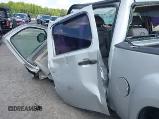 2011 GMC Sierra 1500 z VIN 3GTP2TE3XBG404001, wystawiony jako IAAI lot #42076859 z przebiegiem Nie podano mil oraz . Historia ofert i sprzedaży dostępna na DreamBid. Obrazek 19.