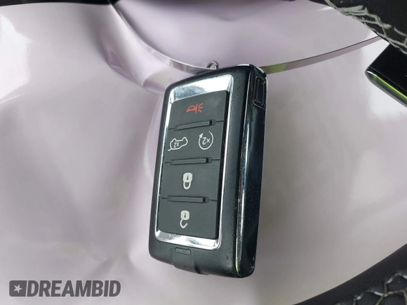 2023 Jeep Grand Cherokee Laredo z VIN 1C4RJHAG7PC661998, wystawiony jako IAAI lot #41104990 z przebiegiem 43 718 mil mil oraz . Historia ofert i sprzedaży dostępna na DreamBid. Obrazek 11.
