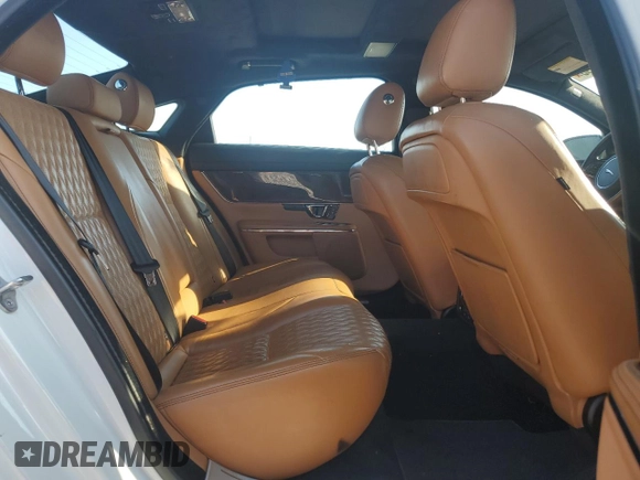 2017 Jaguar XJ Portfolio с VIN SAJWJ2GD3H8W07844, выставлен на аукционе Copart как лот 63762435 с пробегом Не указан миль и Чистый • Clean title. История ставок и продаж доступна на DreamBid. Изображение 10.