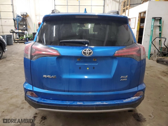 2018 Toyota RAV4 XLE with VIN JTMRFREV7JJ204188, listed as a Copart auction lot 43458905 with 93,102 mi miles and Salvage Title. Bid and sale history available at carsss.com. Image 6.