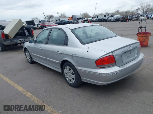 2003 Hyundai Sonata with VIN KMHWF25S33A840475, listed as a IAAI auction lot 41783799 with 181,890 mi miles. Bid and sale history available at carsss.com. Image 3.
