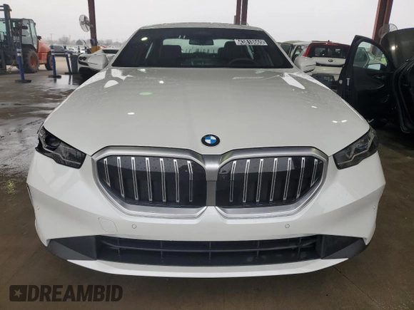 2025 BMW 5 Series 540i xDrive with VIN WBA63FJ08SCU11311, listed as a Copart auction lot 43818665 with 3,408 mi miles and Clean Title. Bid and sale history available at carsss.com. Image 5.