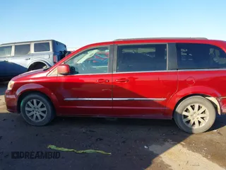 2013 Chrysler Town & Country Touring with VIN 2C4RC1BG2DR758951, listed as a IAAI auction lot 41136184 with 134,784 mi miles. Bid and sale history available at carsss.com. Image 14.
