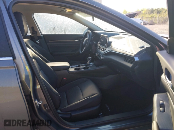 2025 Nissan Altima SV with VIN 1N4BL4DV5SN381854, listed as a IAAI auction lot 41948536 with 309 mi miles and . Bid and sale history available at DreamBid. Image 5.