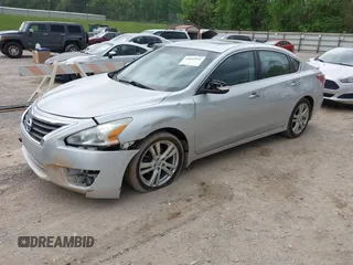 2013 Nissan Altima SV with VIN 1N4BL3AP9DC249999, listed as a IAAI auction lot 42036949 with 212,873 mi miles and . Bid and sale history available at DreamBid. Image 2.