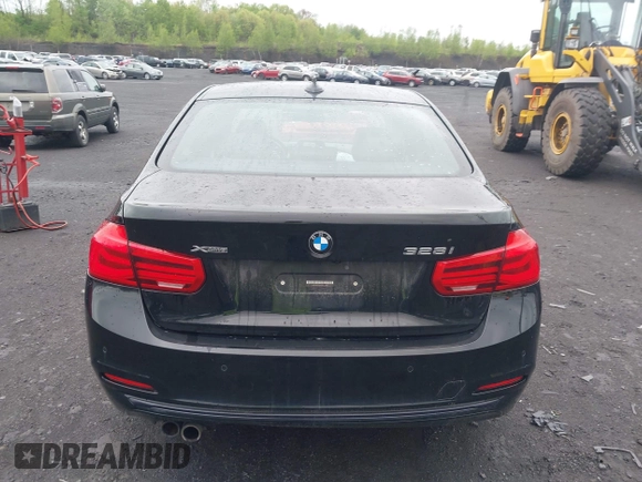 2016 BMW 3 Series 328i xDrive z VIN WBA8E3G5XGNT26311, wystawiony jako IAAI lot #42190192 z przebiegiem 124 516 mil mil oraz . Historia ofert i sprzedaży dostępna na DreamBid. Obrazek 16.
