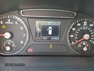 2016 Kia Sorento LX z VIN 5XYPGDA59GG096713, wystawiony jako Copart lot #55785105 z przebiegiem 83 160 mil mil oraz Czysty tytuł • Clean title. Historia ofert i sprzedaży dostępna na DreamBid. Obrazek 9.