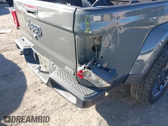 2021 Jeep Gladiator Overland with VIN 1C6HJTFG0ML507773, listed as a IAAI auction lot 41617970 with 95,816 mi miles and . Bid and sale history available at DreamBid. Image 6.