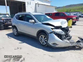 2015 Nissan Rogue SL with VIN 5N1AT2MVXFC753132, listed as a IAAI auction lot 42128483 with 90,030 mi miles and . Bid and sale history available at carsss.com. Image 1.