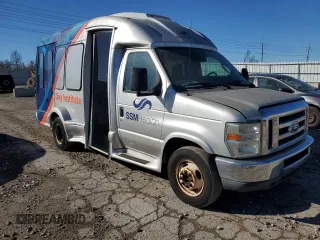 2010 Ford Econoline Commercial with VIN 1FDWE3FL7ADA52987, listed as a Copart auction lot 45414555 with 278,571 mi miles and Clean Title. Bid and sale history available at carsss.com. Image 4.