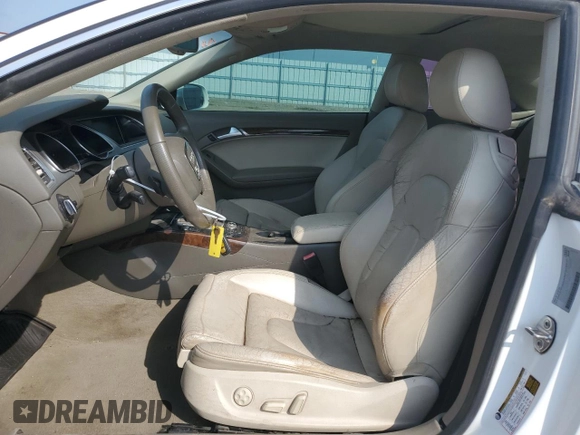 2011 Audi A5 Premium Plus z VIN WAULFAFR8BA030641, wystawiony jako Copart lot #70596914 z przebiegiem 115 081 mil mil oraz Szkoda całkowita • Salvage title. Historia ofert i sprzedaży dostępna na DreamBid. Obrazek 7.