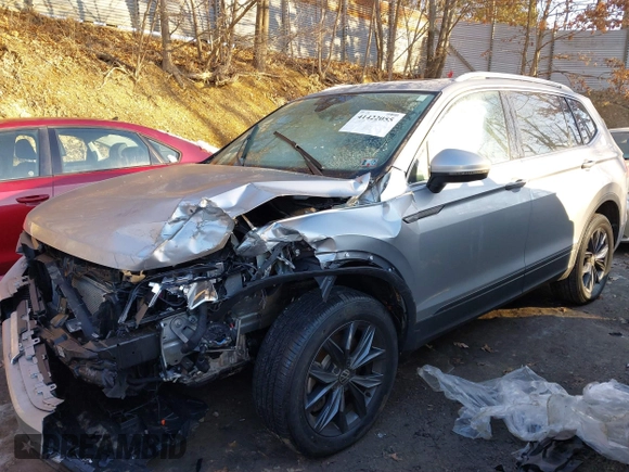 2023 Volkswagen Tiguan SE with VIN 3VVMB7AX7PM017807, listed as a IAAI auction lot 41422055 with 23,974 mi miles and . Bid and sale history available at DreamBid. Image 2.