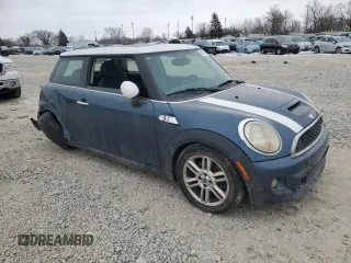 2011 MINI Hardtop S with VIN WMWSV3C55BTY10340, listed as a Copart auction lot 88598945 with Not Provided miles and Salvage Title. Bid and sale history available at DreamBid. Image 4.