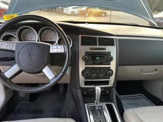 2006 Dodge Magnum z VIN 2D8GZ57276H276836, wystawiony jako Copart lot #85975094 z przebiegiem 81 565 mil mil oraz Czysty tytuł • Clean title. Historia ofert i sprzedaży dostępna na DreamBid. Obrazek 9.