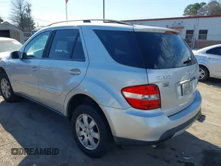 2007 Mercedes-Benz M 350 with VIN 4JGBB86E27A162569, listed as a IAAI auction lot 41684904 with 194,467 mi miles and . Bid and sale history available at DreamBid. Image 3.