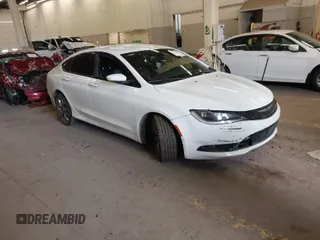 2015 Chrysler 200 S with VIN 1C3CCCDG7FN643328, listed as a IAAI auction lot 41562866 with 135,239 mi miles. Bid and sale history available at carsss.com. Image 1.