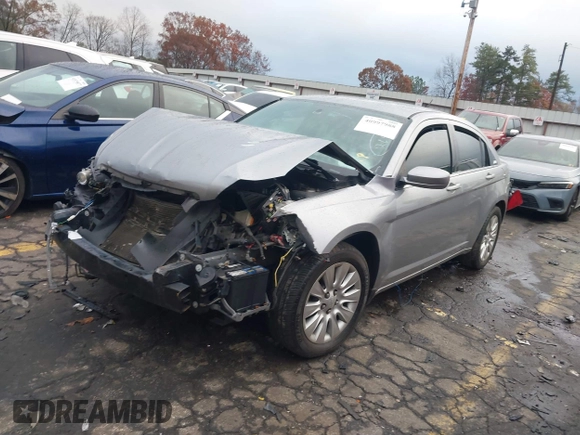 2014 Chrysler 200 LX z VIN 1C3CCBAB3EN207979, wystawiony jako IAAI lot #40997988 z przebiegiem 120 198 mil mil oraz . Historia ofert i sprzedaży dostępna na DreamBid. Obrazek 17.