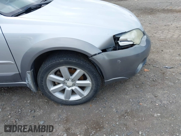 2006 Subaru Legacy Outback z VIN 4S4BP61CX67348917, wystawiony jako IAAI lot #42478619 z przebiegiem 245 538 mil mil oraz . Historia ofert i sprzedaży dostępna na DreamBid. Obrazek 16.