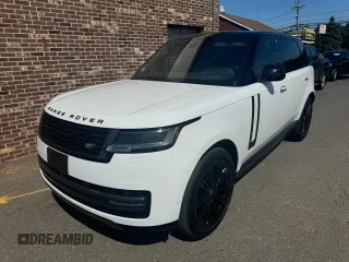 2023 Land Rover Range Rover SE z VIN SALKPBFU4PA024034, wystawiony jako Copart lot #71431844 z przebiegiem 52 158 mil mil oraz Czysty tytuł • Clean title. Historia ofert i sprzedaży dostępna na DreamBid. Obrazek 1.