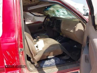 2002 Ford Ranger XL with VIN 1FTYR10U92PA08920, listed as a IAAI auction lot 42171214 with 197,307 mi miles and . Bid and sale history available at DreamBid. Image 5.
