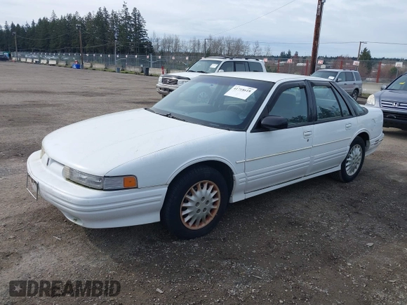 1996 Oldsmobile Cutlass Supreme S z VIN 1G3WH52M6TF328427, wystawiony jako IAAI lot #41718618 z przebiegiem 104 914 mil mil oraz . Historia ofert i sprzedaży dostępna na DreamBid. Obrazek 2.