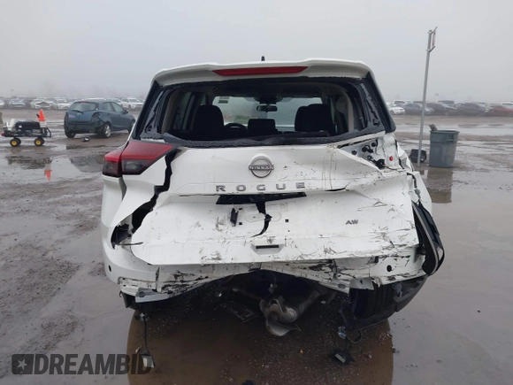 2024 Nissan Rogue S z VIN 5N1BT3AB7RC671402, wystawiony jako IAAI lot #41445320 z przebiegiem 17 769 mil mil oraz . Historia ofert i sprzedaży dostępna na DreamBid. Obrazek 17.