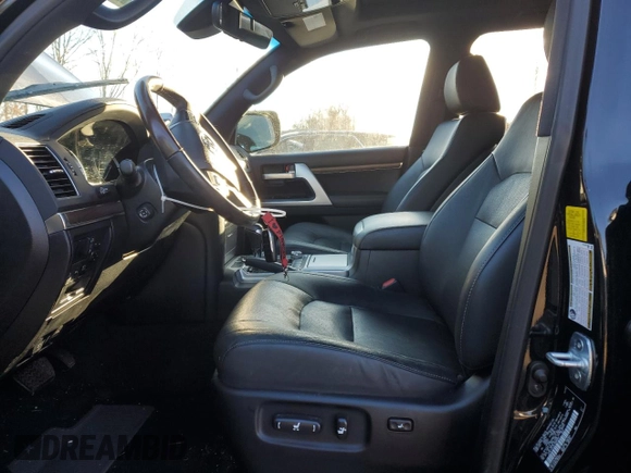 2020 Toyota Land Cruiser z VIN JTMCY7AJ4L4088909, wystawiony jako Copart lot #42312505 z przebiegiem 32 665 mil mil oraz Szkoda całkowita • Salvage title. Historia ofert i sprzedaży dostępna na DreamBid. Obrazek 7.