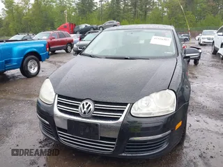 2010 Volkswagen Jetta Limited Edition with VIN 3VWRZ7AJXAM161335, listed as a IAAI auction lot 42326387 with 111,967 mi miles and . Bid and sale history available at DreamBid. Image 12.