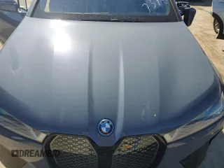 2022 BMW iX xDrive50 with VIN WB523CF08NCK67378, listed as a Copart auction lot 42077724 with 13,948 mi miles. Bid and sale history available at carsss.com. Image 13.