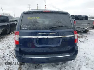 2015 Chrysler Town & Country Touring L with VIN 2C4RC1CG5FR573973, listed as a IAAI auction lot 41624188 with Not Provided miles and . Bid and sale history available at carsss.com. Image 17.