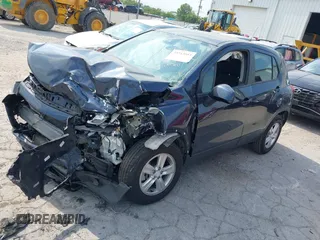 2019 Chevrolet Trax LS with VIN 3GNCJNSB9KL281783, listed as a IAAI auction lot 39713553 with 25,696 mi miles. Bid and sale history available at carsss.com. Image 2.