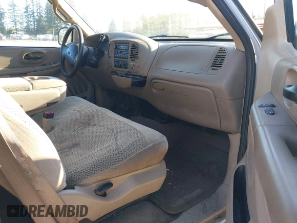 2000 Ford F-150 XL with VIN 1FTRX17W4YKA47244, listed as a IAAI auction lot 42076893 with 362,114 mi miles. Bid and sale history available at carsss.com. Image 5.
