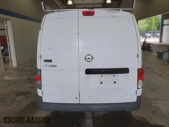 2014 Nissan NV200 S z VIN 3N6CM0KN8EK691818, wystawiony jako Copart lot #56923175 z przebiegiem 140 839 mil mil oraz Czysty tytuł • Clean title. Historia ofert i sprzedaży dostępna na DreamBid. Obrazek 6.