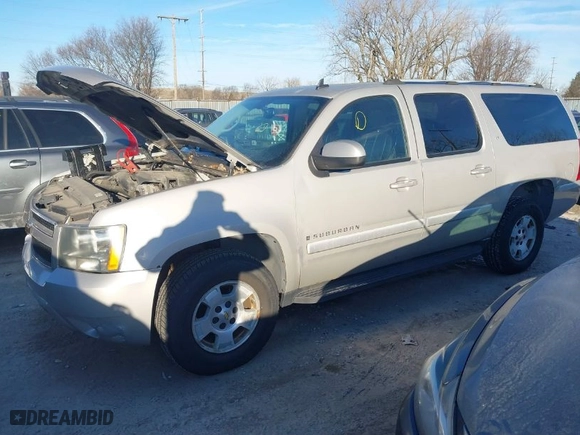 2007 Chevrolet Suburban LT with VIN 1GNFK16357J232133, listed as a IAAI auction lot 41439514 with 108,895 mi miles. Bid and sale history available at carsss.com. Image 2.