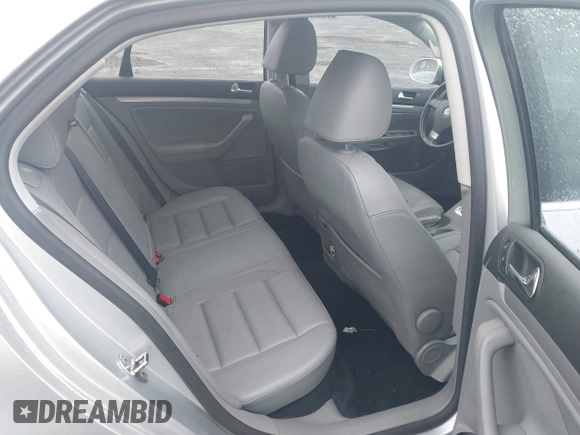 2009 Volkswagen Jetta Sedan SE with VIN 3VWRM71K29M147657, listed as a IAAI auction lot 41867252 with 87,625 mi miles. Bid and sale history available at carsss.com. Image 8.